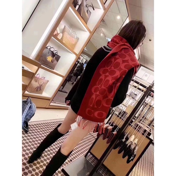 Coach CB684 Signature Oversized Muffler 1941 Red Chinese Lunar New Year NWT $178 - Picture 7 of 8